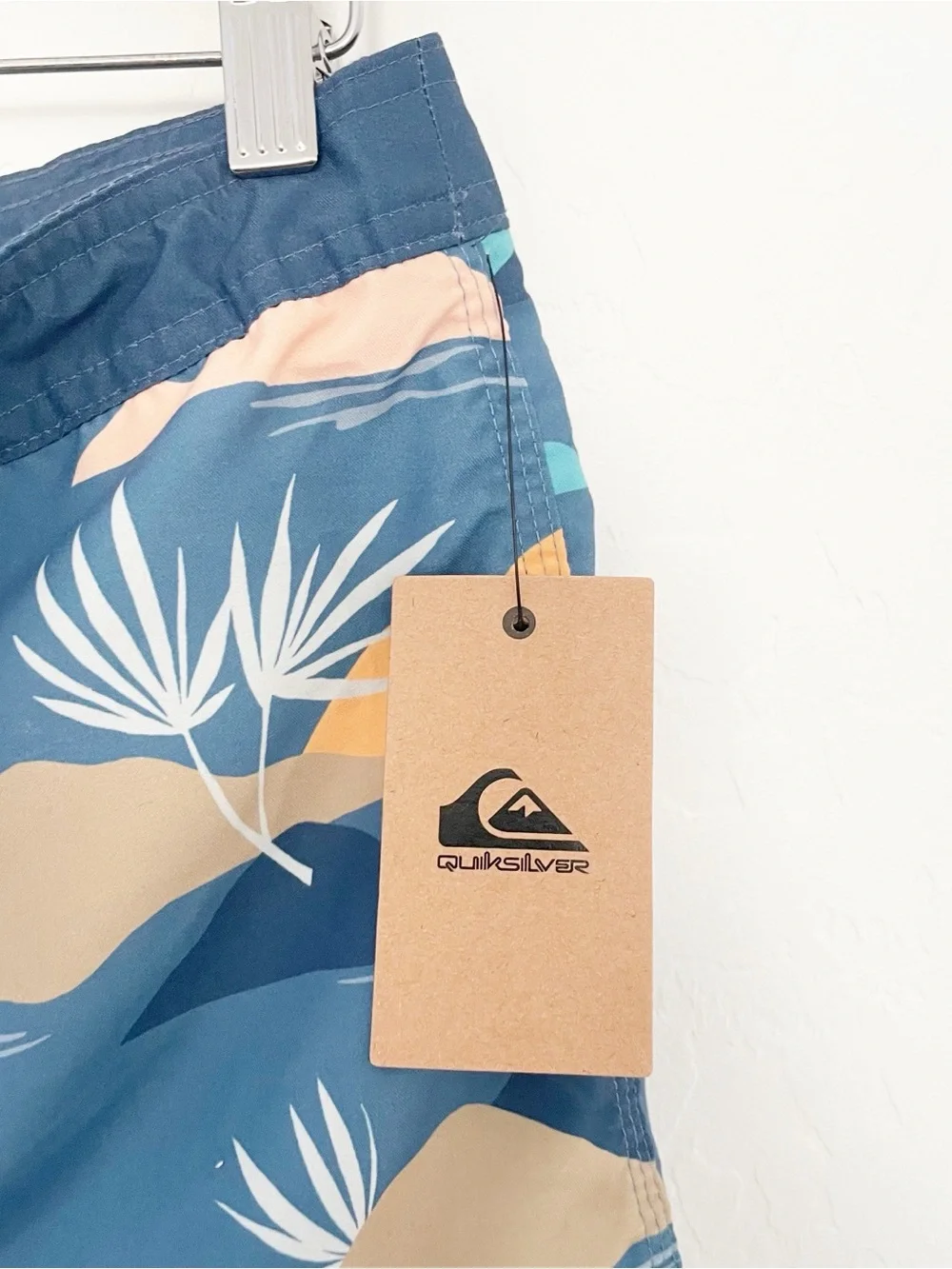 Quiksilver Highlite Scallop 19 boardshorts size 18